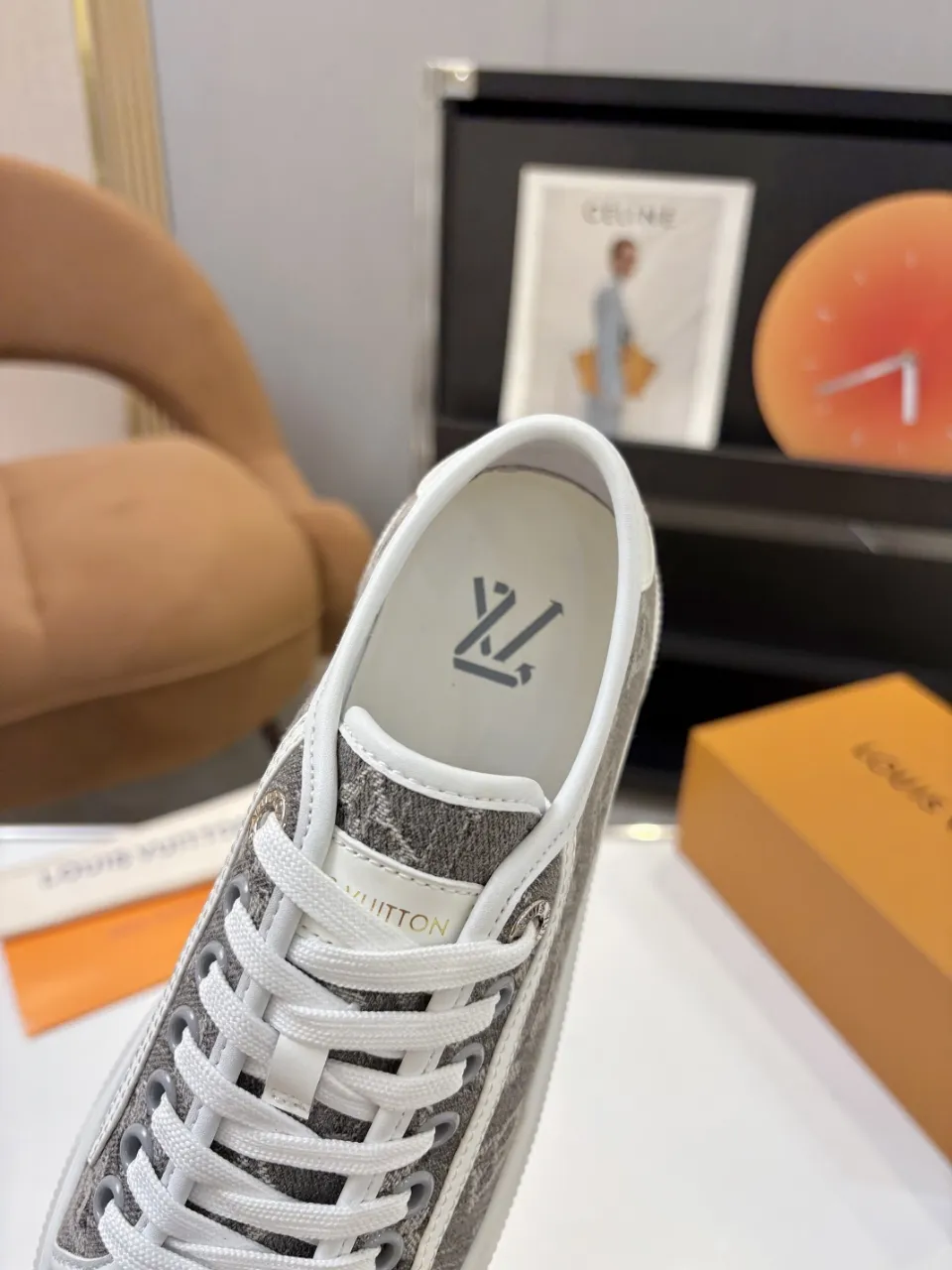 p580🐮🐮 LV couple skate shoes｜Classic jacquard, the ultimate code for a sweet outing! 👫** This pair of shoes is Louis Vuitton's love letter to fashionistas💌 - **classic presbyopic skate shoes**, the perfect choice for couples to go out on the street!  🔸 **Luxury details are a must-have**: Jacquard fabric  🔸 **So comfortable that you don’t want to take it off**: The sheepskin lining is skin-friendly and breathable, warm in autumn and winter without stuffing your feet, refreshing in spring and summer without being sticky, and you can wear it with a high-end feel in all seasons!  🔸 **Steady sense of security**: Non-slip rubber outsole, perfect grip, accompanying you through romantic streets.  **💑 Couple outfit inspiration**: ▪️ For boys, pair with leggings + baseball cap for a trendy street look!  ▪️ Girls can wear short skirts or shark pants, and the sweet and cool style is easy to choose~ **#Louis Vuitton #couple shoes #presbyopia classic** **👉 Click to collect and become the most fashionable CP in the circle of friends with him! ** Fabric: Imported cowhide/classic jacquard fabric Lining: Sheepskin lining Sole: Original rubber sole Size: Women’s size 35-42 (40/41/42 customized) Men’s size 39-45 (39.45 customized)